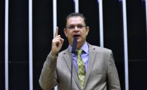 Clímax de confronto: Acidez política entre Planalto e Câmara