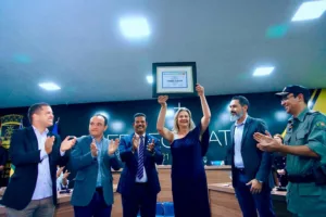 Dra. Zeli recebe Título de Cidadã Goiana e emociona com discurso