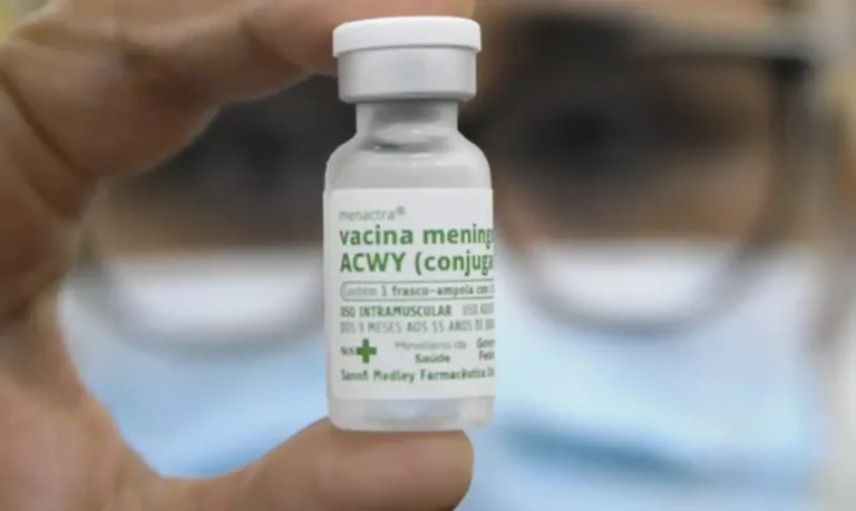 Vacinação contra meningite no DF