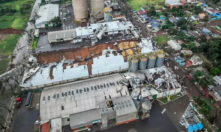 Devastação em São Luiz Gonzaga: Microexplosão causa estragos