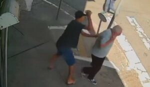 Vídeo: Adolescente morre após furtar idoso e ser atropelado na Lapa