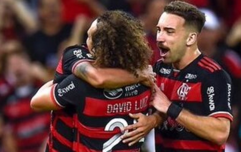 Flamengo derrota o Cruzeiro por 2 a 1