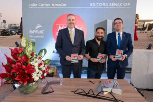 Lançamento de livro na Casa de Chá celebra História de Brasília