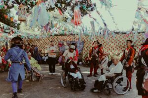 Dançando juntos: Alegria e inclusão para idosos