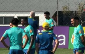 Dorival Júnior prepara Estêvão para estreia na Seleção Brasileira