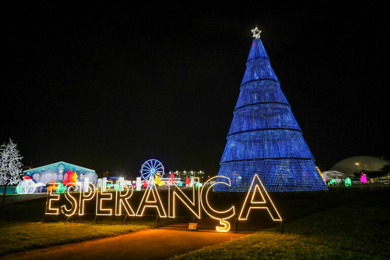 Um Natal sem alívio: o Brasil chega ao fim de 2025 sem esperança e com o poder em conflito