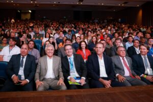 Ronaldo Caiado é homenageado com Prêmio Destaque Municipalista 2024