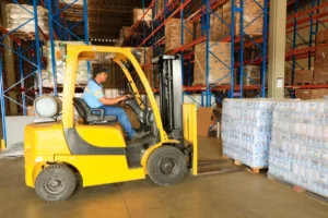 PIB de Goiás dispara 7,7% com força da indústria e serviços