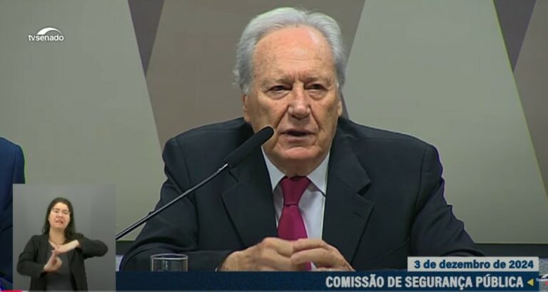 Ministro Lewandowski decide deixar a Justiça