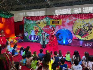 Vila do Papai Noel do Sesc bate recorde de público em Ceilândia