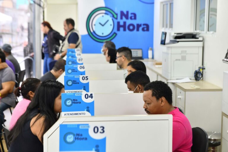Projeto Na Sua Hora leva serviços públicos gratuitos para a população no período noturno