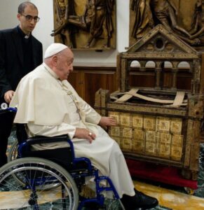 Papa Francisco tem piora na saúde e segue em estado crítico