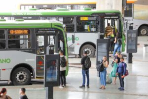 Segundo dia do Vai de Graça registra aumento de 88,4% nas viagens de ônibus e metrô