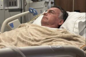 Bolsonaro homenageia Papa Francisco nas redes