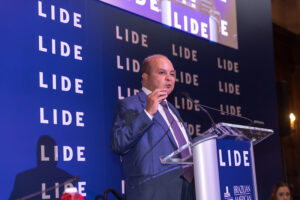 Ibaneis destaca turismo e relações comerciais com EUA