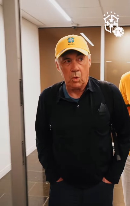 Carlo Ancelotti chega ao Brasil e inicia trabalho na Seleção