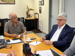 Pepa celebra avanços no saneamento em Planaltina ao lado da Caesb