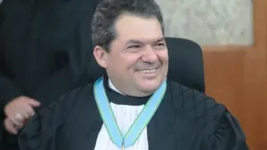 Lula indica Carlos Brandão para vaga no STJ