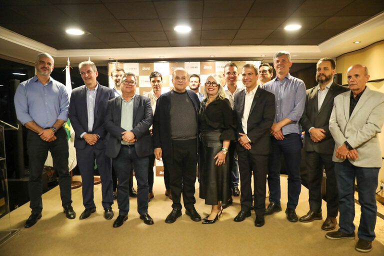 Ibaneis apoia criação de tabela de custos regional para impulsionar obras no DF