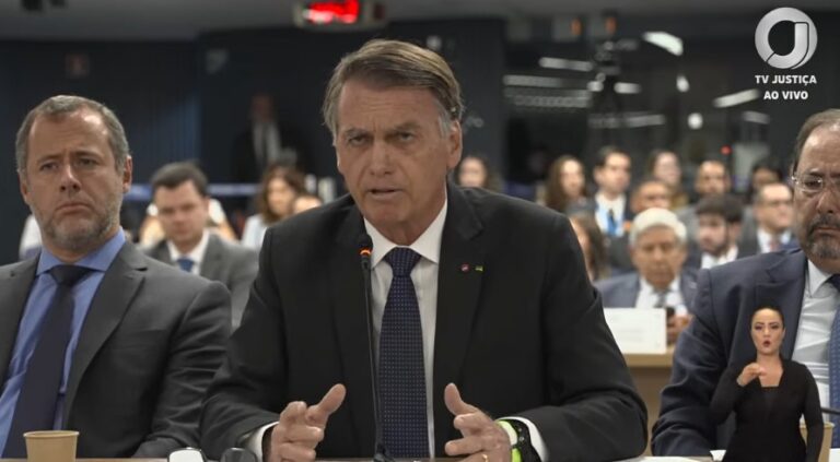 AO VIVO: Bolsonaro depõe agora