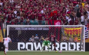 Flamengo vacila e é eliminado pelo Bayern
