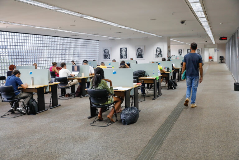 BNB oferece 90 vagas em cursos gratuitos de inglês