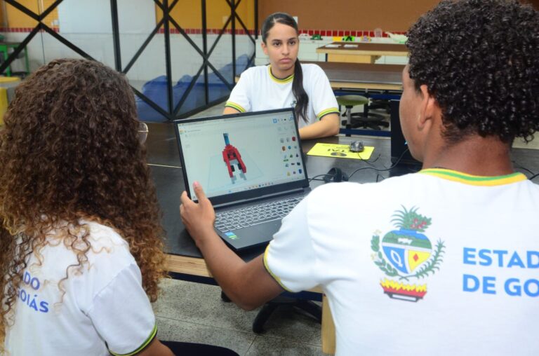 Goiás concede bolsas a 3,6 mil alunos das Escolas do Futuro