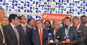 Reguffe desafia polarização e mira 2026 pelo centro