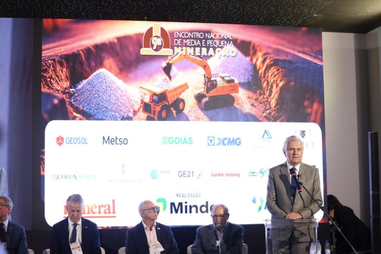 Goiás lidera mineração nacional e atrai holofotes em feira internacional