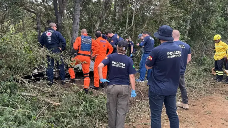Vítimas de balão em SC morreram abraçadas, diz delegado