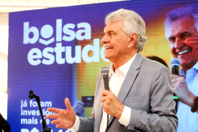 Caiado amplia Bolsa Estudo e beneficia mais de 1,1 mil alunos