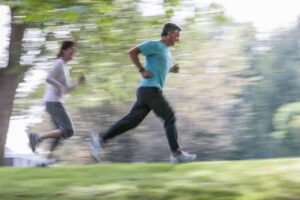 Exercícios no frio exigem cuidados extras para garantir segurança e rendimento