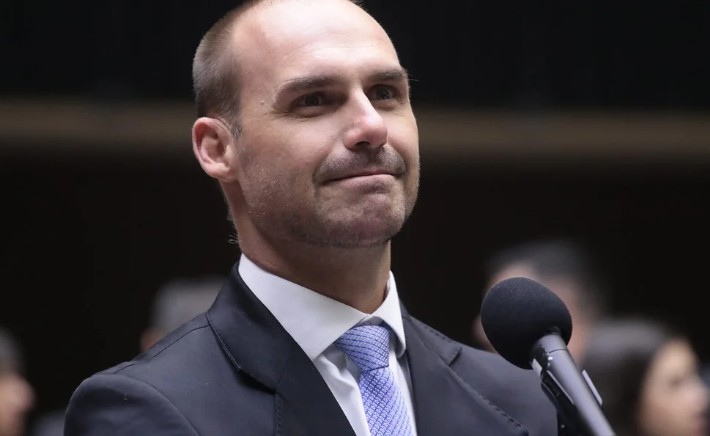 Eduardo Bolsonaro diz que não renuncia