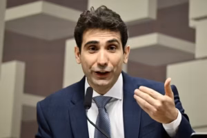 Galípolo se reúne com BRB sobre fusão com Master
