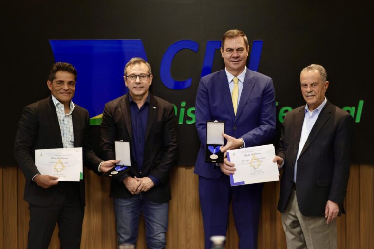 CDL homenageia Sistema Fecomércio-DF e celebra parceria institucional
