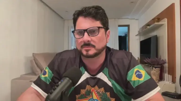 Marcos do Val nega fuga e aparece nos EUA