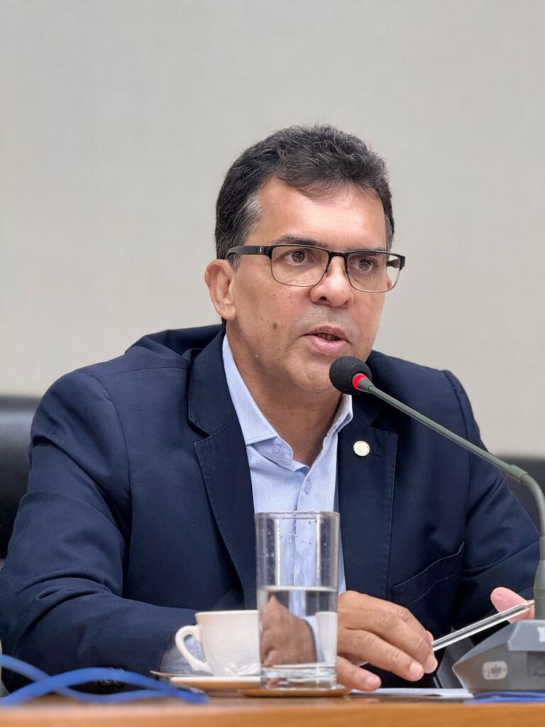 Ricardo Vale homenageia heróis do IBGE com Moção de Louvor
