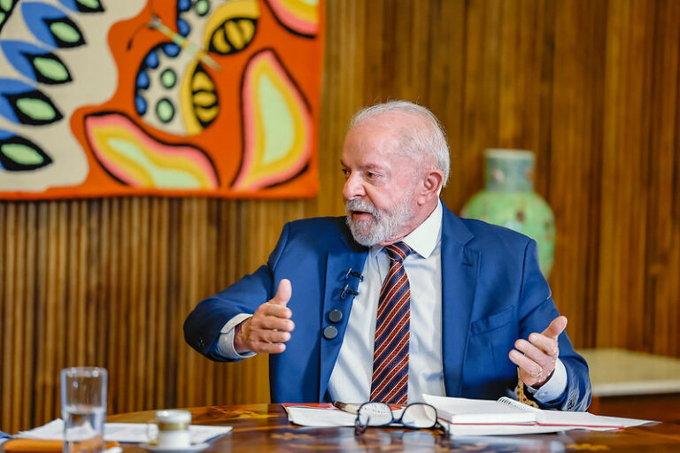 Lula: Um governo que fabrica crises e perde credibilidade