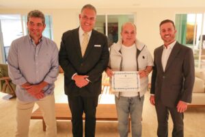 Ibaneis Rocha recebe título de sócio benemérito do Clube de Golfe de Brasília