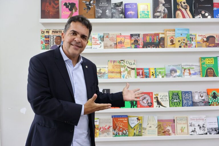 Primeiro livro sobre Sobradinho ganha apoio de Ricardo Vale
