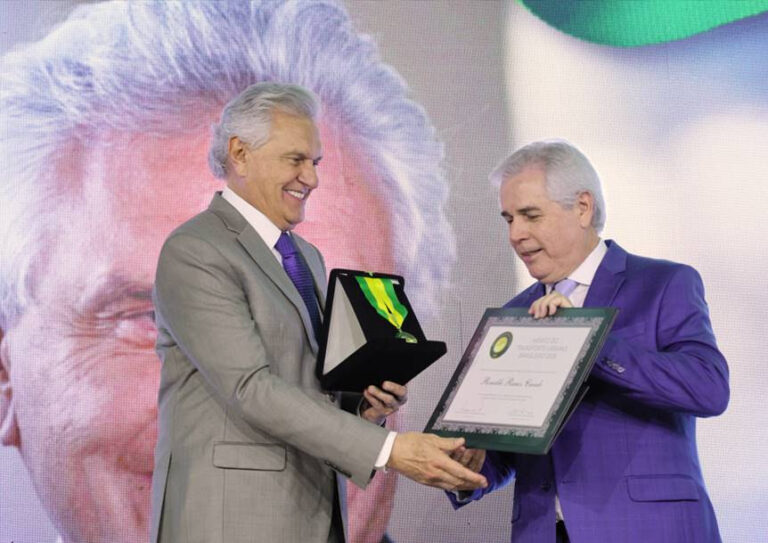 Lideranças do transporte recebem Medalha do Mérito no Seminário NTU 2025