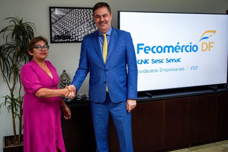 Convenção Coletiva garante reajuste para secretárias e secretários do DF