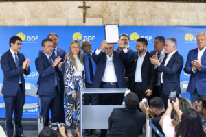 Ibaneis Rocha sanciona nova lei dos táxis e fortalece o programa Táxi Verde BRB