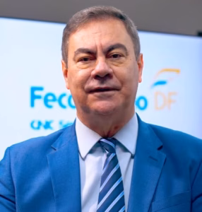 José Aparecido presta homenagem aos comerciários do DF