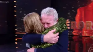 Debora Bloch se emociona com homenagem do pai