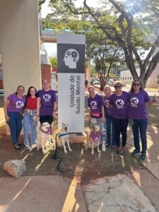 Cães levam alegria e afeto a pacientes do HUB