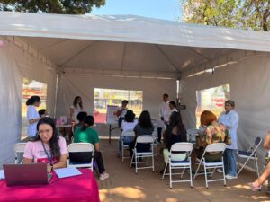Outubro Rosa do Sesc-DF leva saúde e prevenção às mulheres na Praça do Relógio