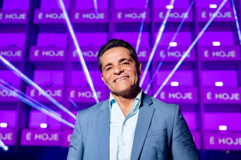 CLDF homenageia Valcides de Araújo por legado no Sesc-DF