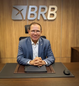 Nelson de Souza assume presidência do BRB com perfil técnico