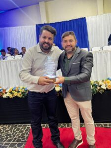 Thiago Oliveira é homenageado como Cidadão Planaltinense